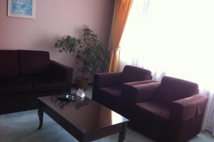 Room 11 of 28