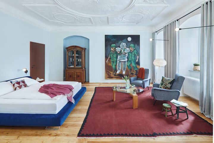 Room 9 of 169