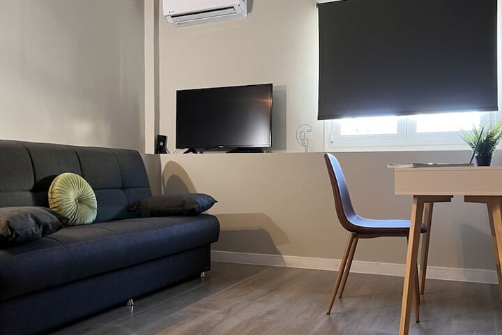 Room 8 of 34