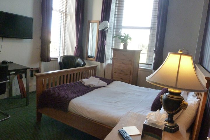 Room 12 of 37