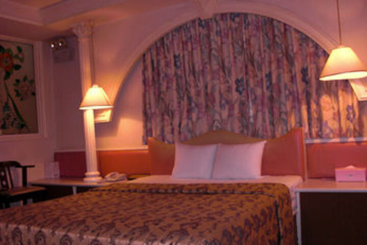 Room 3 of 14