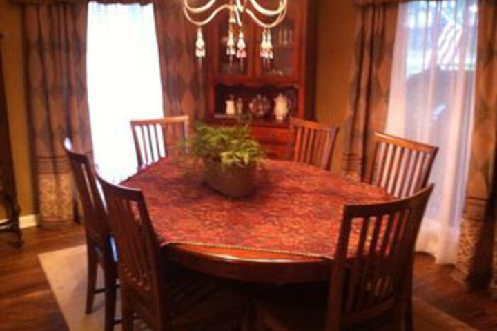 Dining 4 of 18
