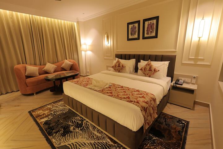 Room 12 of 48
