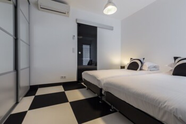 Room 22 of 29