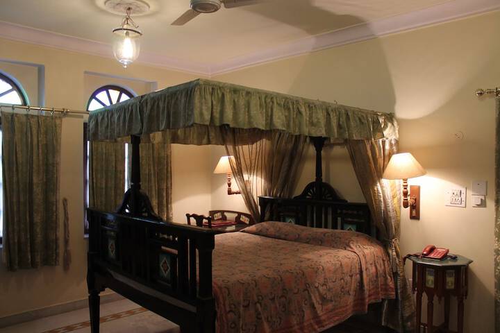 Room 15 of 39