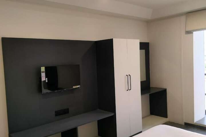 Room 2 of 19