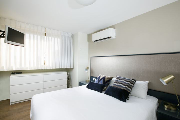 Room 4 of 35