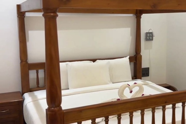 Room 4 of 46