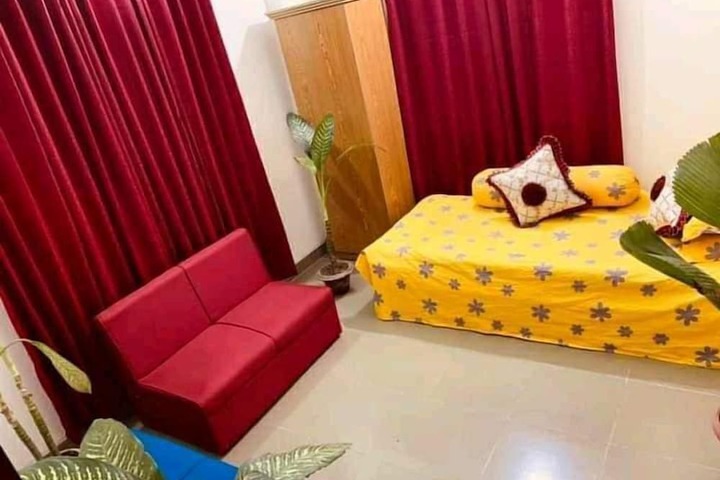 Room 2 of 6