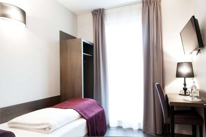 Room 12 of 47