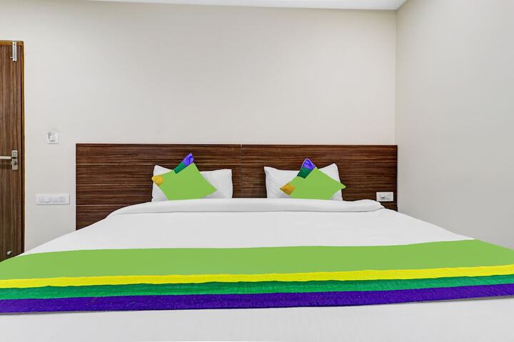 Room 14 of 30