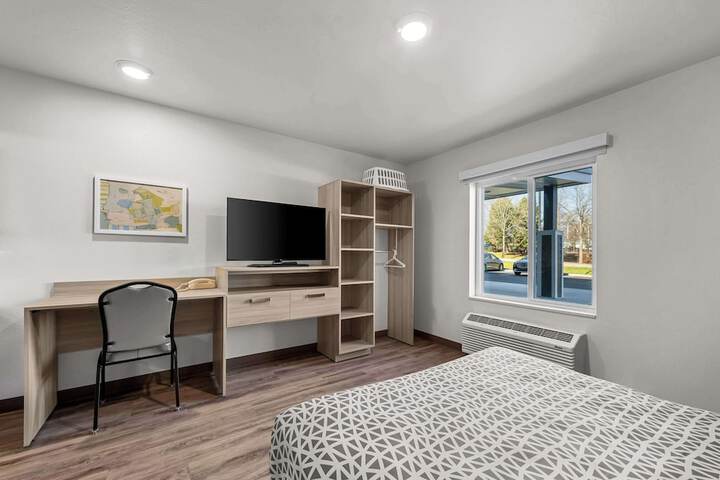 1 Queen Bed Suite (21 of 22)