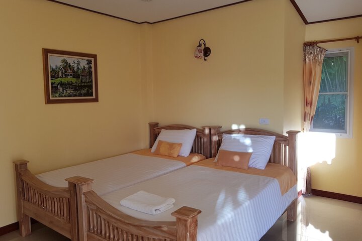 Room 3 of 27