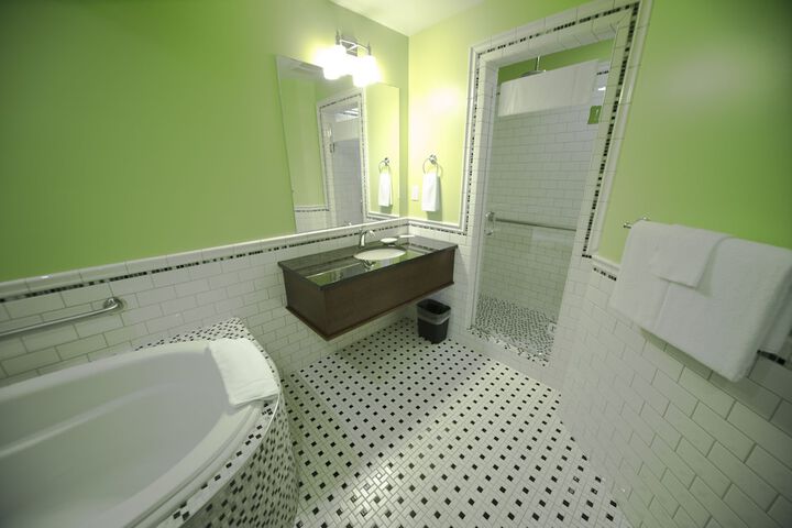 Room 100 of 140