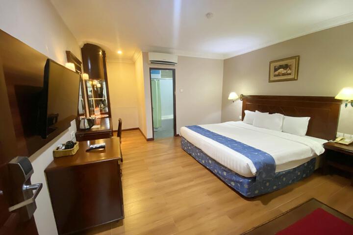 Room 2 of 12