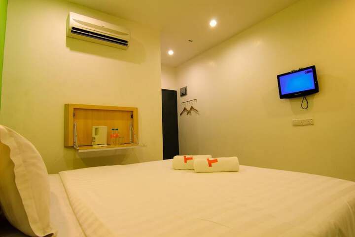 Room 12 of 20