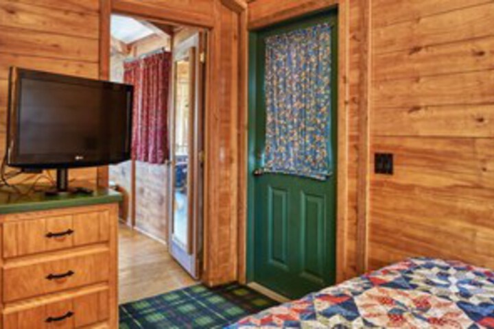 Room 28 of 40