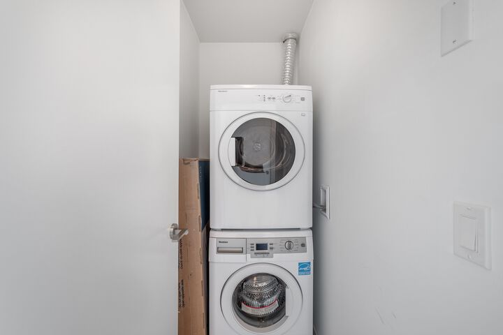 Laundry 30 of 95