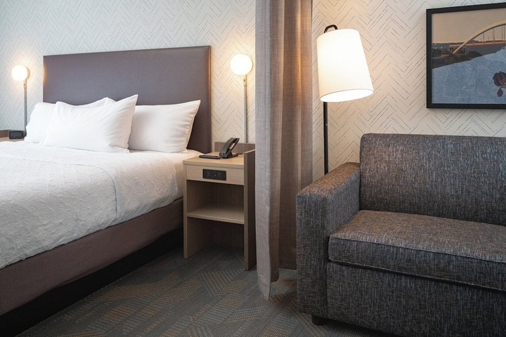 Room 21 of 48
