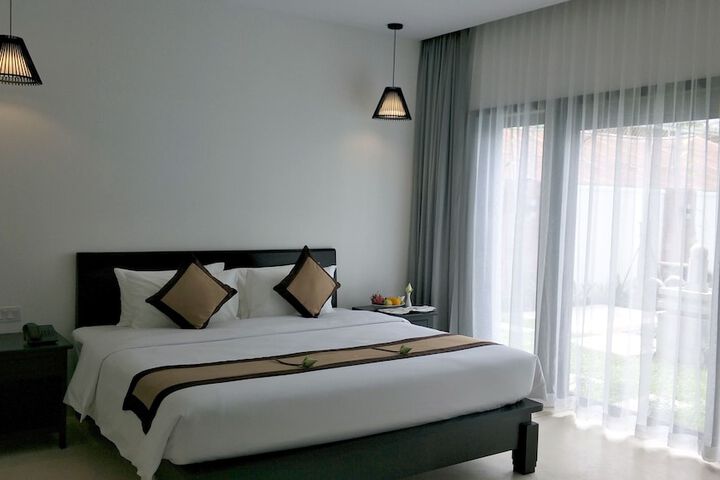 Room 3 of 80