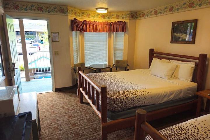 Room 7 of 28