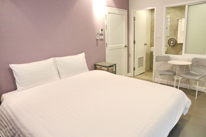 Room 15 of 40