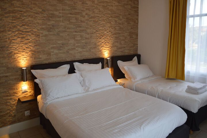 Room 15 of 28