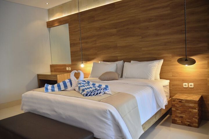 Room 2 of 48