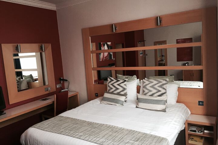 Room 4 of 53