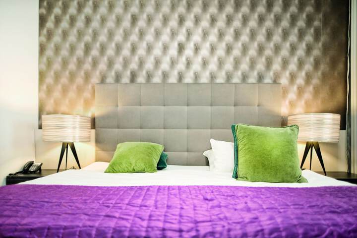 Room 22 of 48