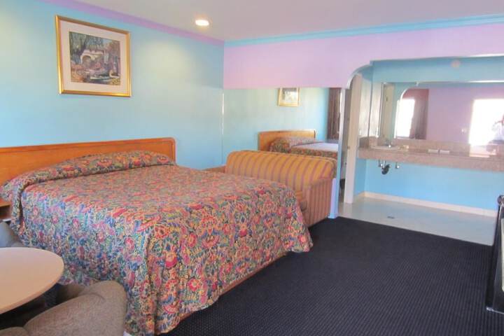 Room 6 of 26