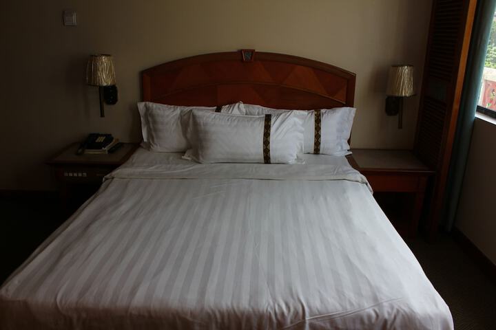 Room 8 of 63