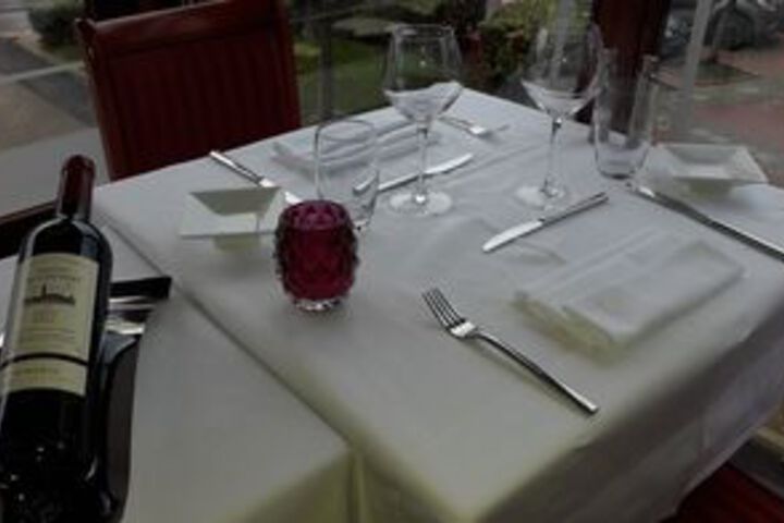 Dining 17 of 20