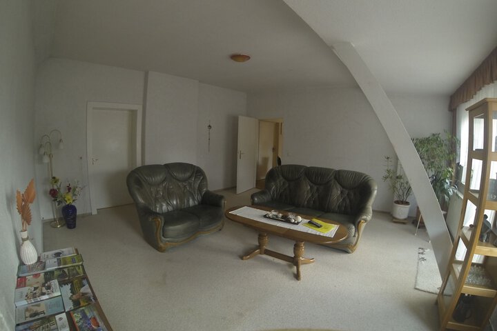 Room 9 of 14