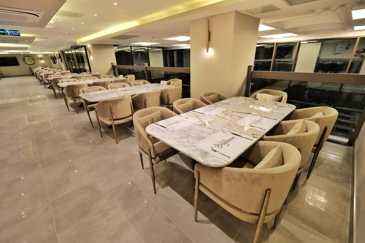 Dining 66 of 71