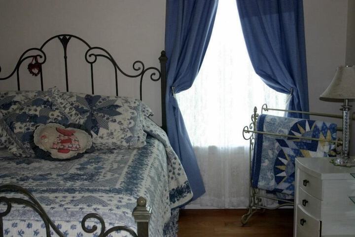Room 4 of 34