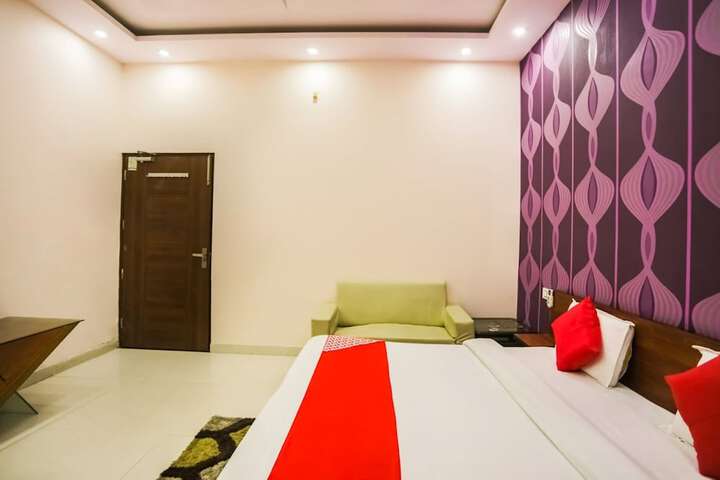 Room 2 of 12