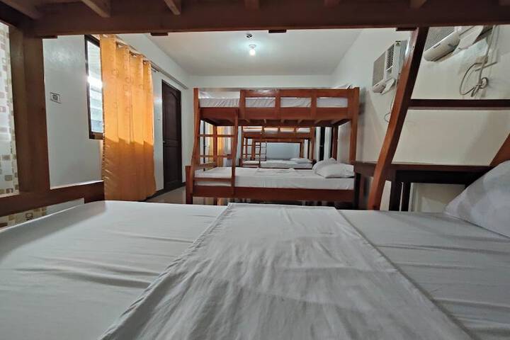 Room 18 of 43