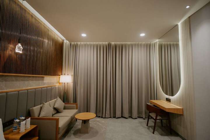 Room 8 of 24