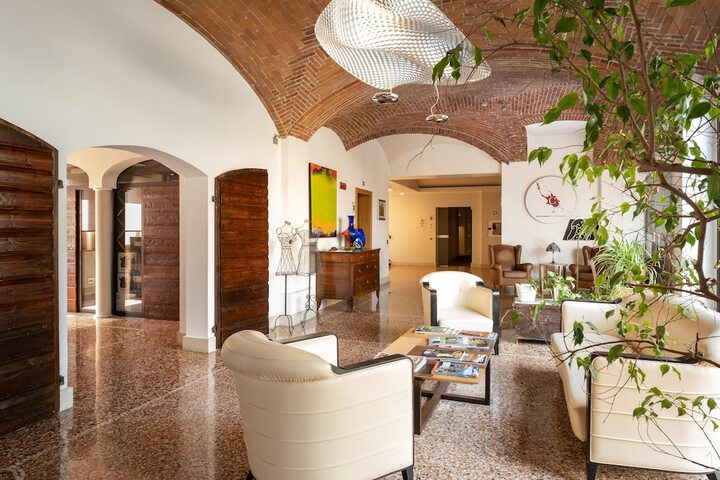 Guest Lobby