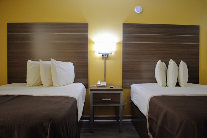 2 Double Beds (8 of 9)