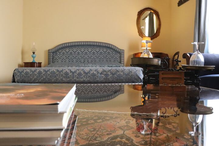 Room 4 of 33