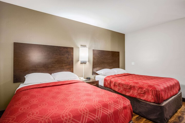 2 Double Beds (7 of 8)