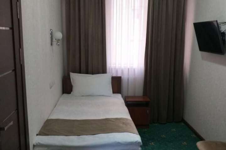 Room 12 of 41