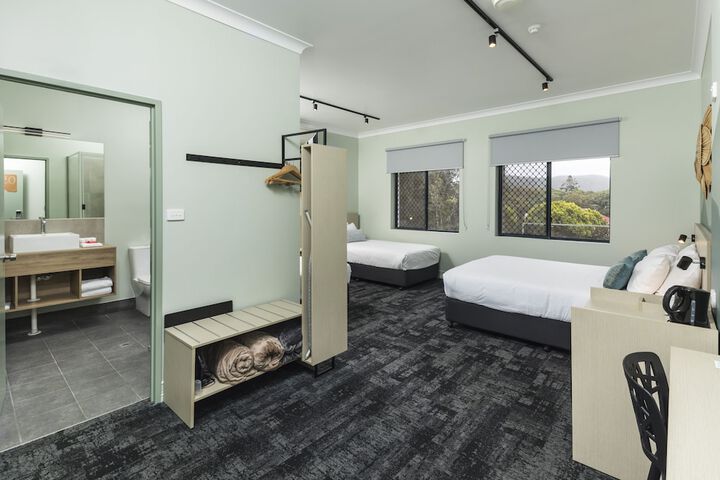 Room 4 of 43
