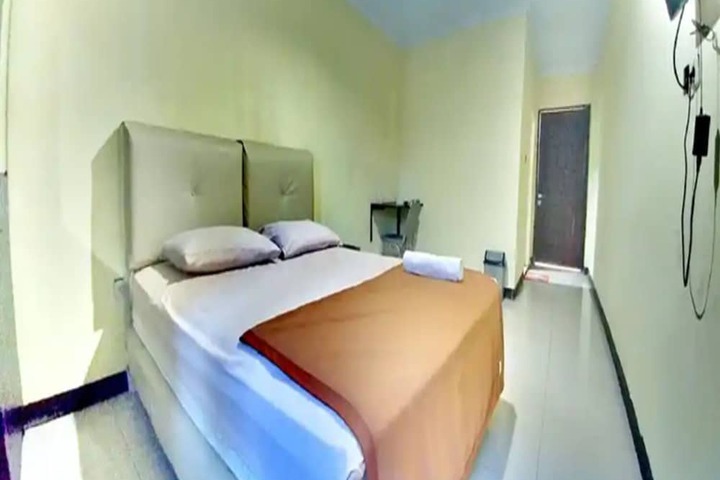 Room 3 of 11
