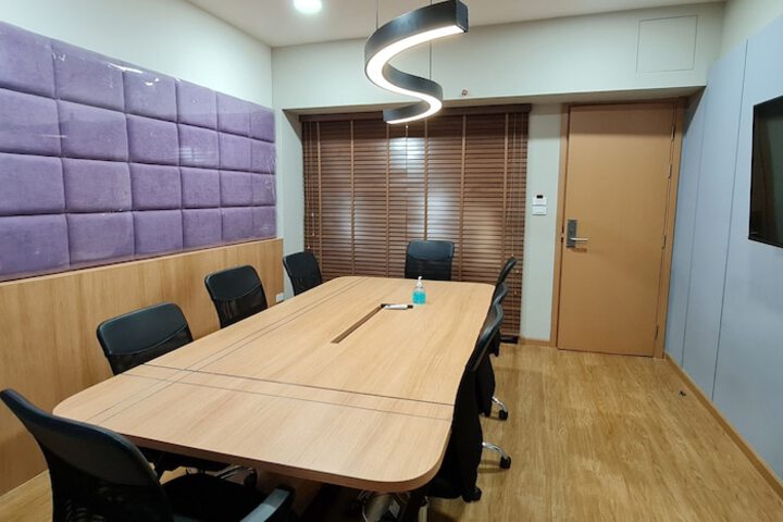 Business Center 23 of 29