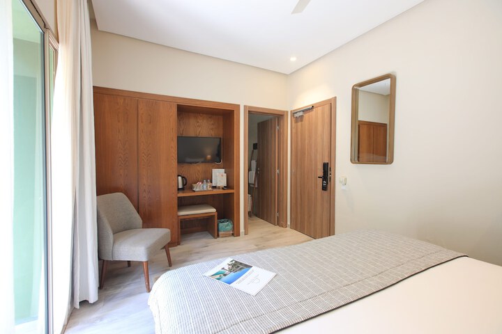 Room 8 of 73