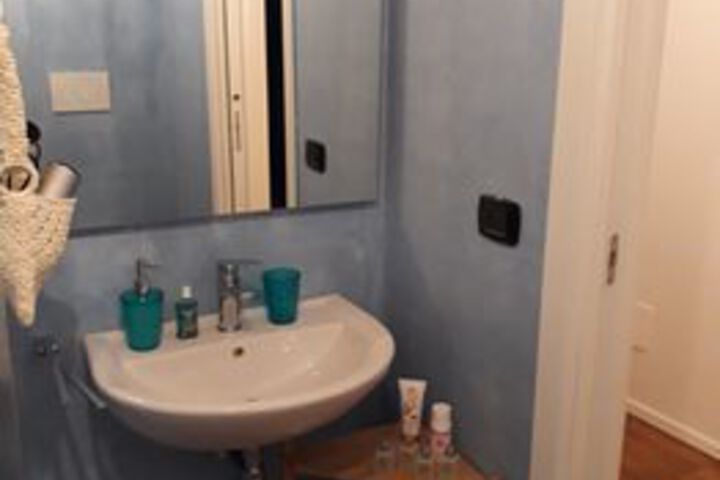 Room 9 of 67