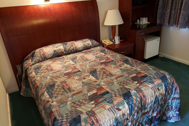 Room 6 of 37